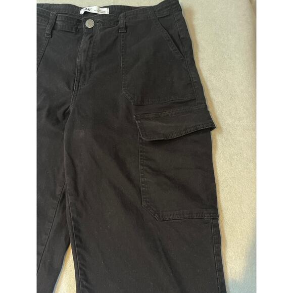 YMI Jeans USA Black Cargo Pants Size 11/30 Cotton/Spandex Womens Relaxed Fit Mad - Picture 3 of 6